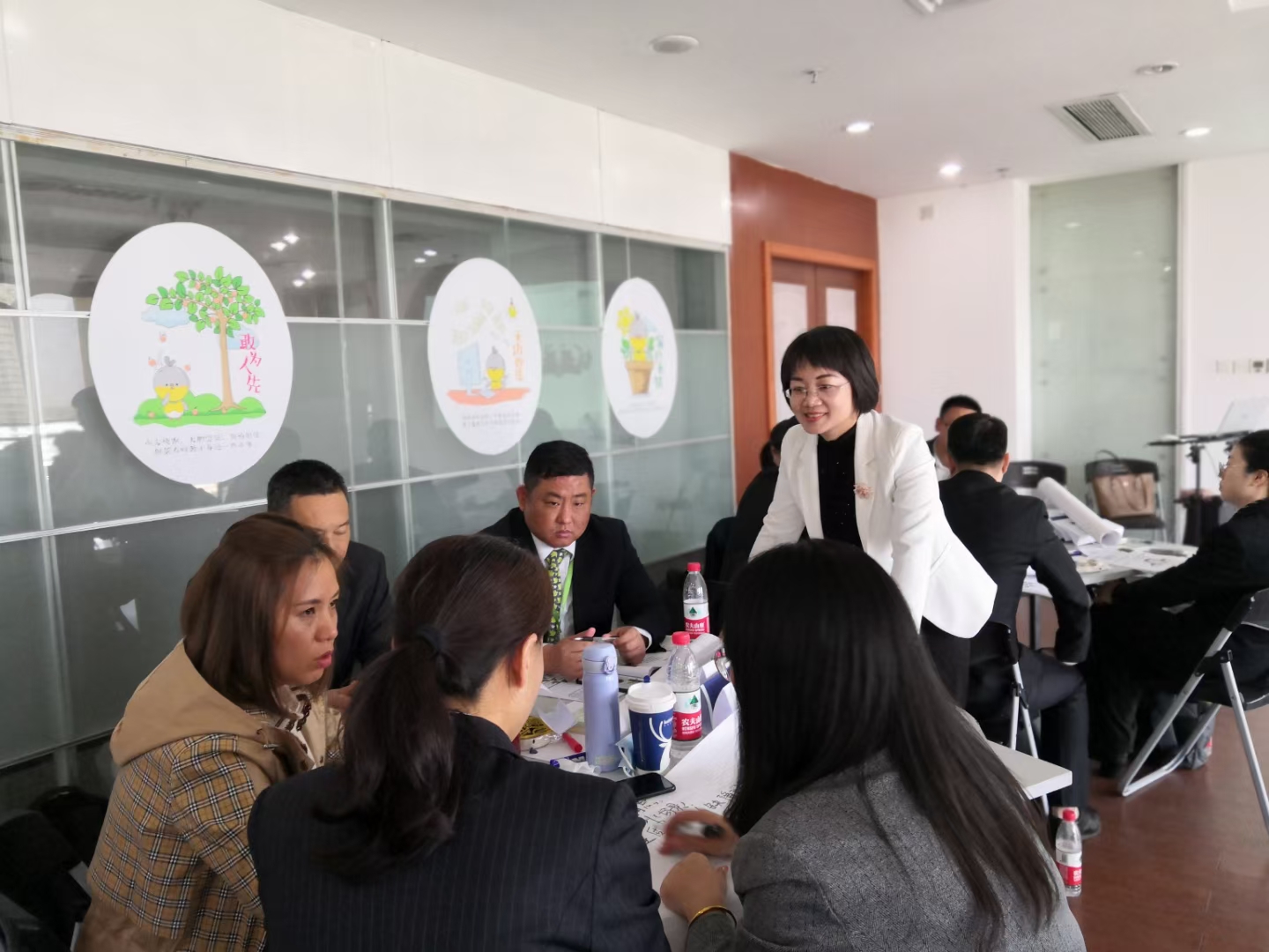 11月10日张芯译老师为国内某知名房地产品牌分公司讲授《销售心理学》课程圆满结束！