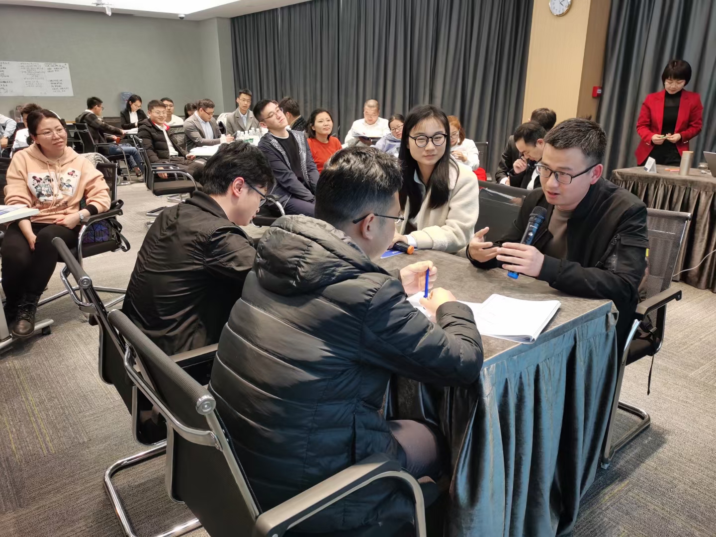 3月18-19日张芯译老师为上海某生物科技公司讲授《打造高绩效销售团队》课程圆满结束！
