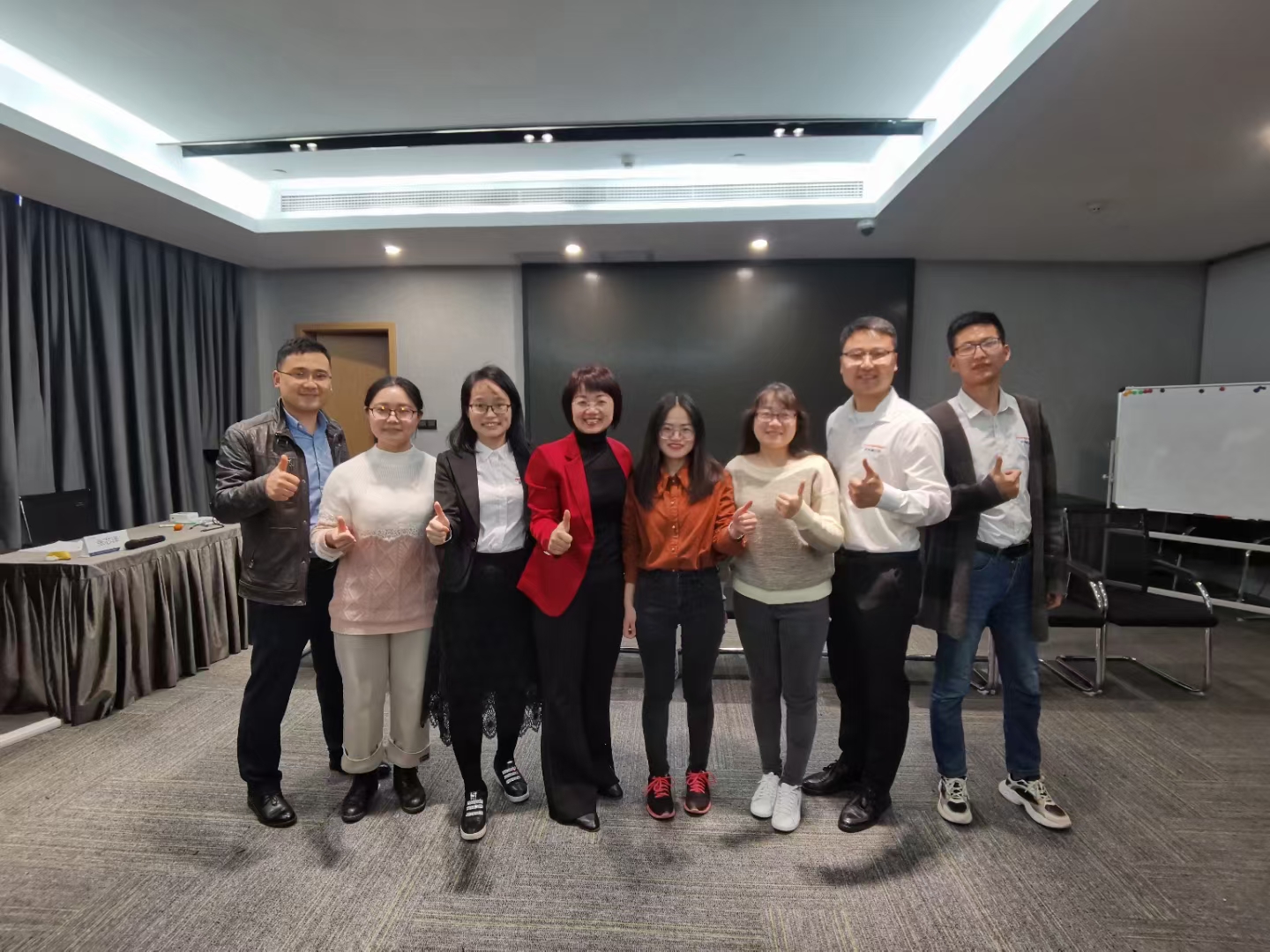 3月18-19日张芯译老师为上海某生物科技公司讲授《打造高绩效销售团队》课程圆满结束！
