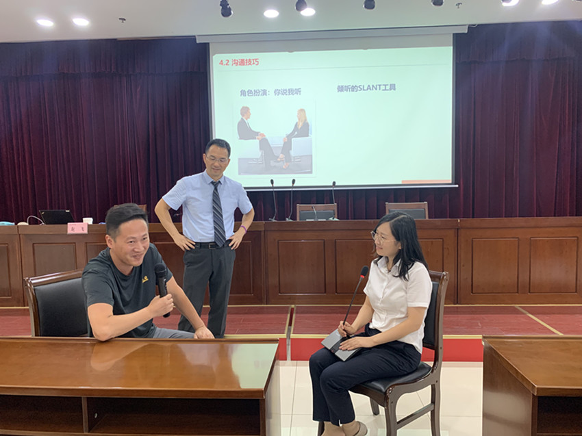 【青年干部成长导师-龙飞老师】8月28号在金华为某交通集团讲授《职业生涯规划》课程圆满成功！