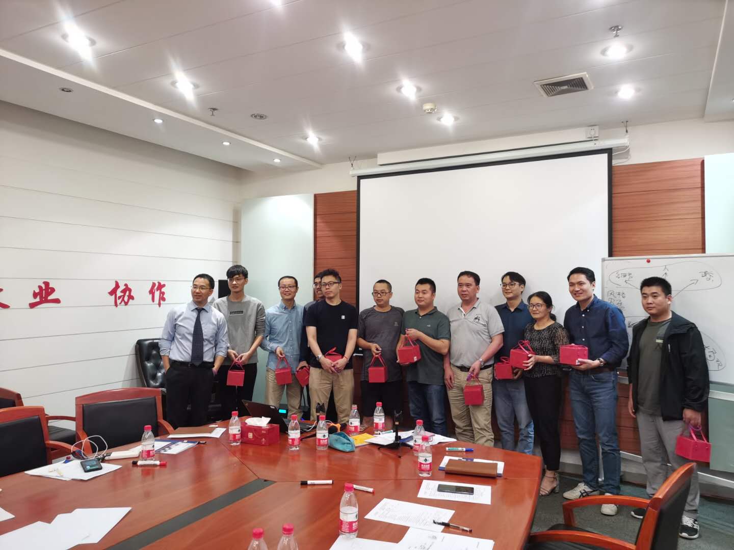 【青年干部成长导师-龙飞老师】9月18号为上海某环保行业讲授《中层管理角色认知与有效沟通》课程