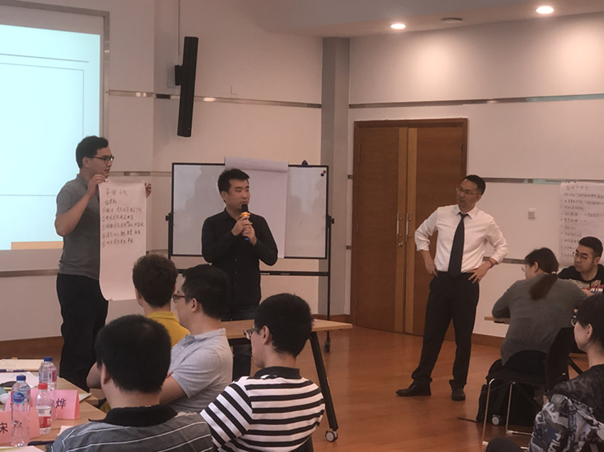 【青年干部成长导师-龙飞老师】9月23号在上海为通信业骨干人员讲授《刚柔相济，高绩效团队塑造》