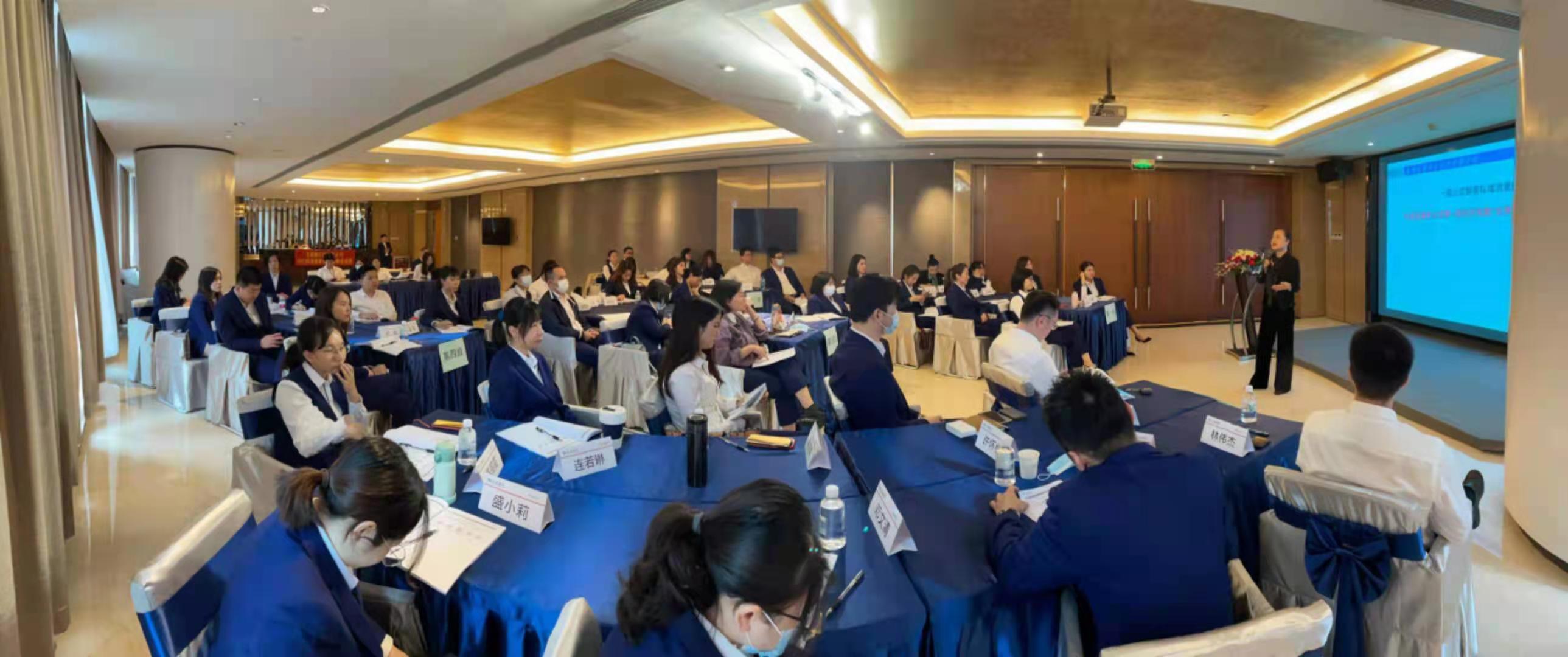 2021年4月9日，李彦老师为交通银行某分行的精英理财师们《打造员工小IP，做圈层化私域流量》