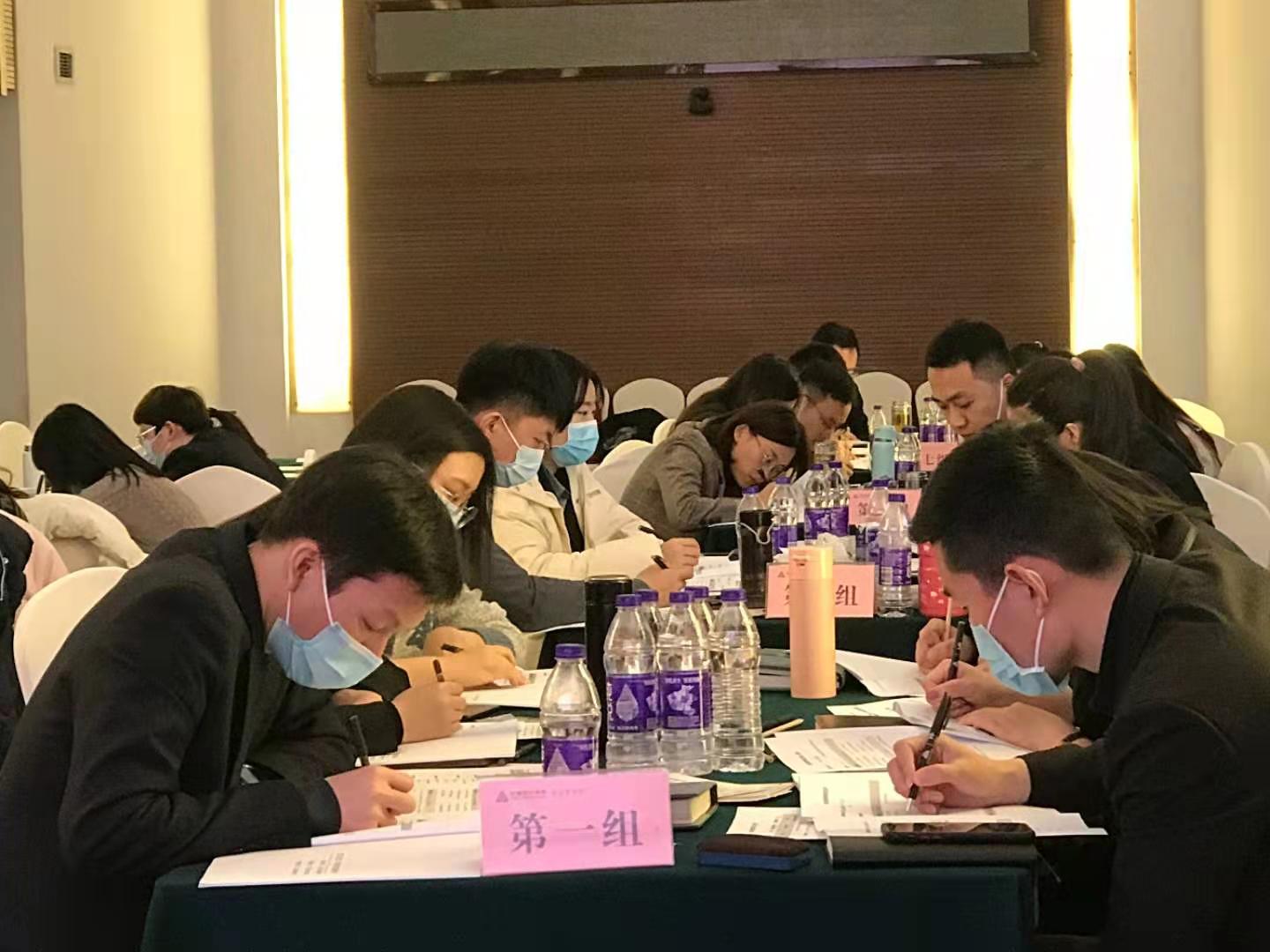 12月30-31日杨晓璐老师为河南某知名投资集团讲授《岗位案例萃取》内训课程圆满结束！