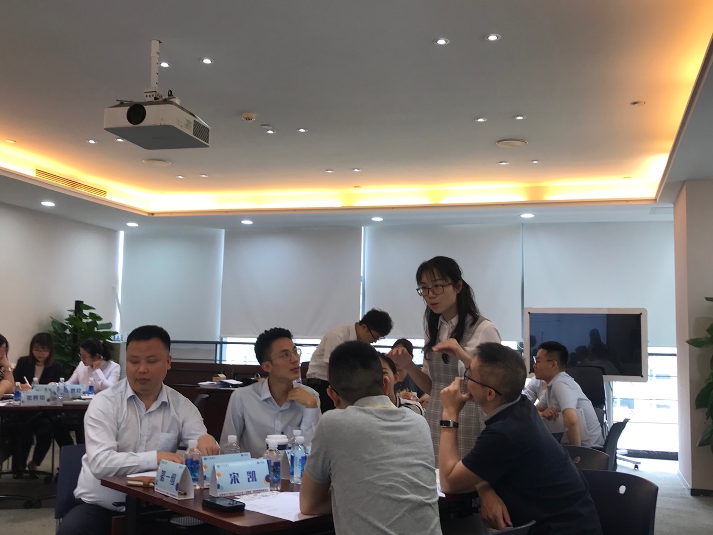 5月8日杨晓璐老师为广州某知名银行某分行讲授《经验萃取与案例开发》课程圆满结束！