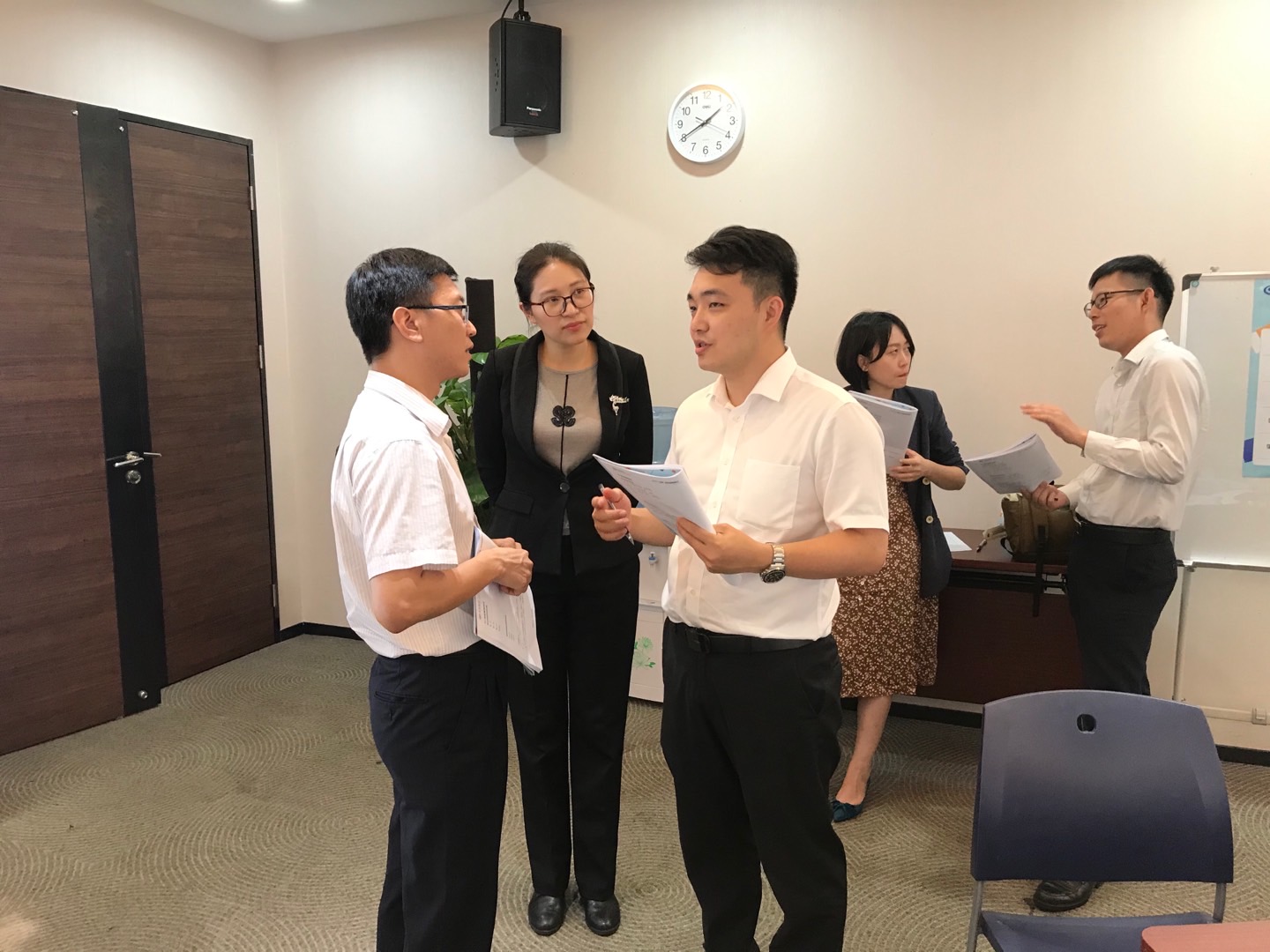 5月8日杨晓璐老师为广州某知名银行某分行讲授《经验萃取与案例开发》课程圆满结束！