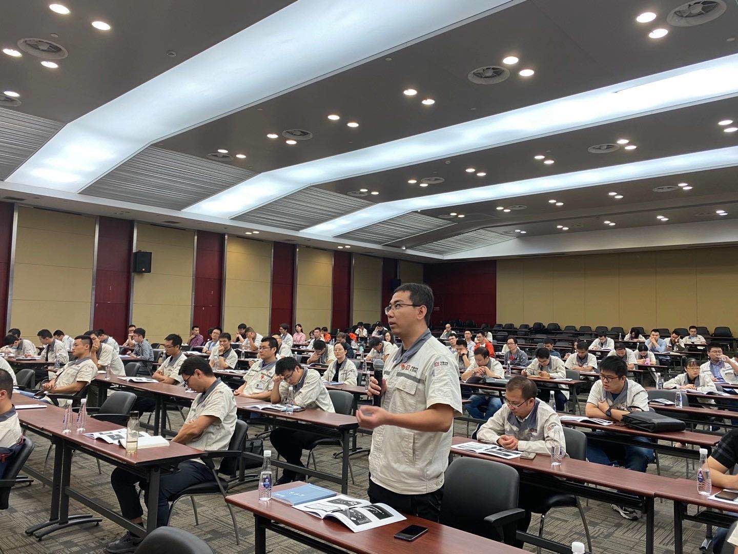 9月25日，贺新杰老师在常州公开课《新基建−重构数字化经济增长新格局》圆满结束