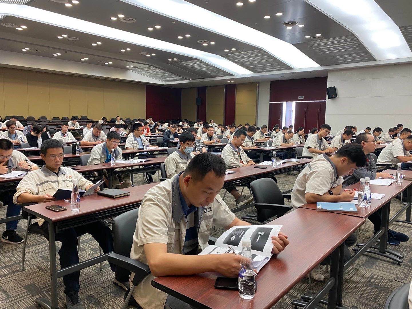 9月25日，贺新杰老师在常州公开课《新基建−重构数字化经济增长新格局》圆满结束
