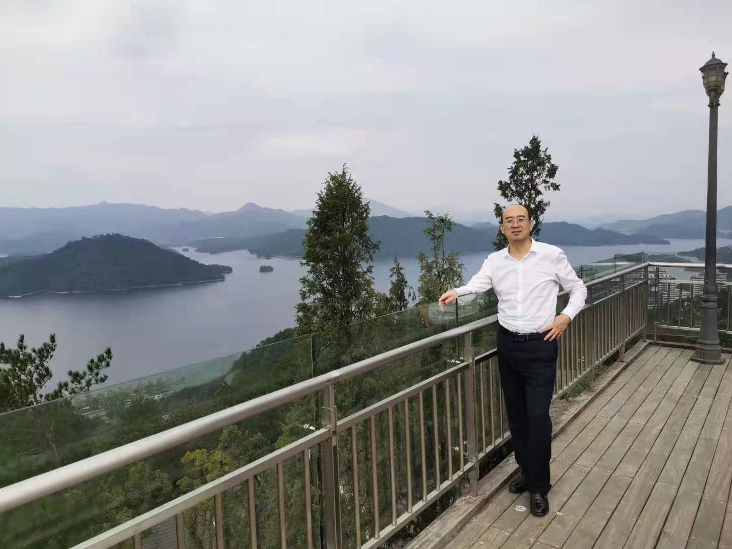 12月14日贺新杰老师为平安银行北区各省近核心管理者讲授《5G+时代下金融企业的创新模式》