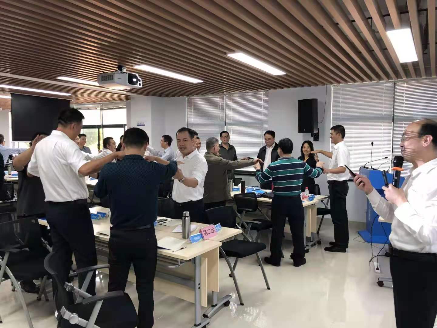 12月10日，贺新杰老师在宿迁上《大数据在中小企业管理的应用与创新》圆满结束