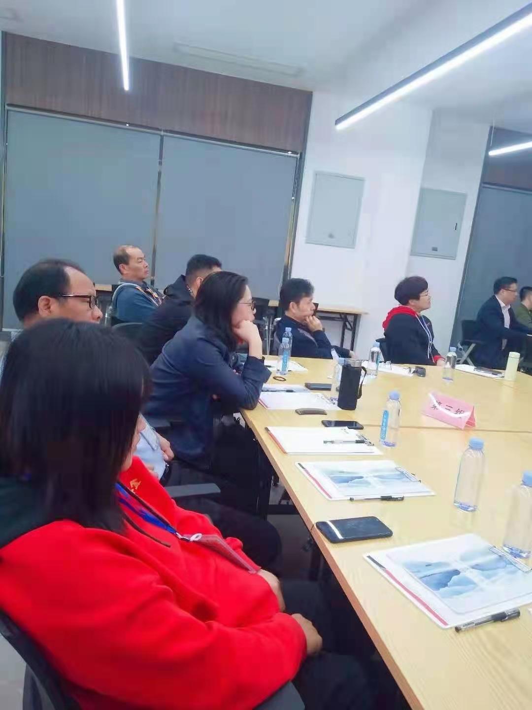 3月17日，贺新杰老师给南昌企业家分享《数字化时代企业的信息化变革与转型》