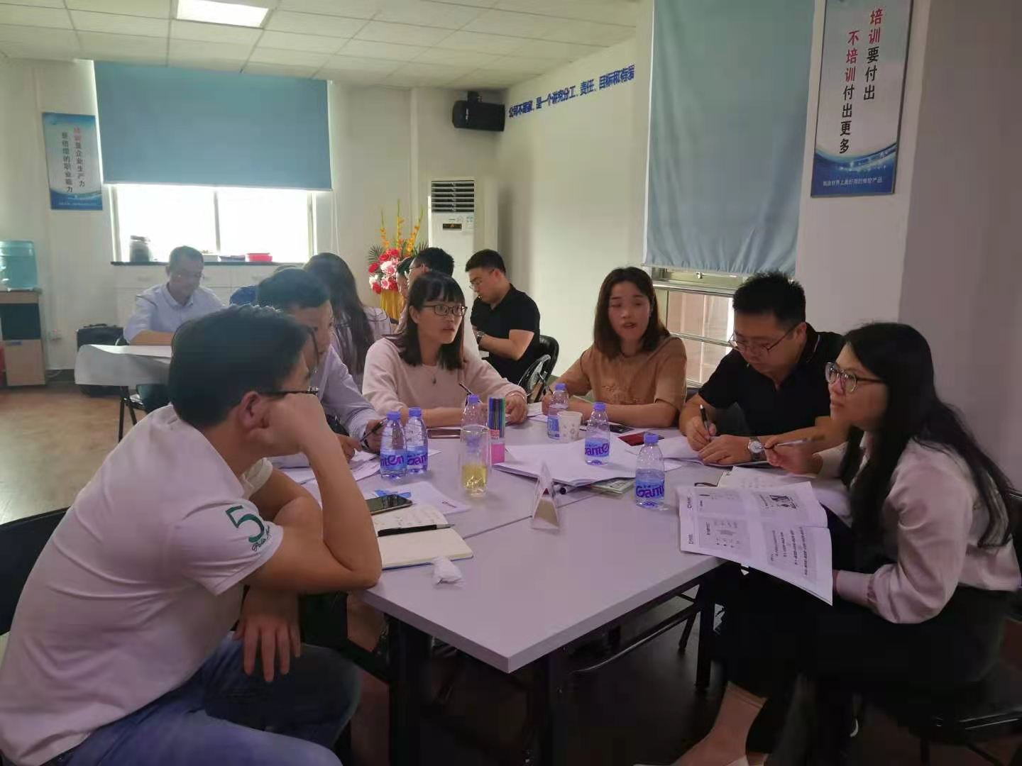 3月27-28日贺新杰老师给广东贝洛新材料科技上《互联网＋工业电商平台与O2O渠道建设》