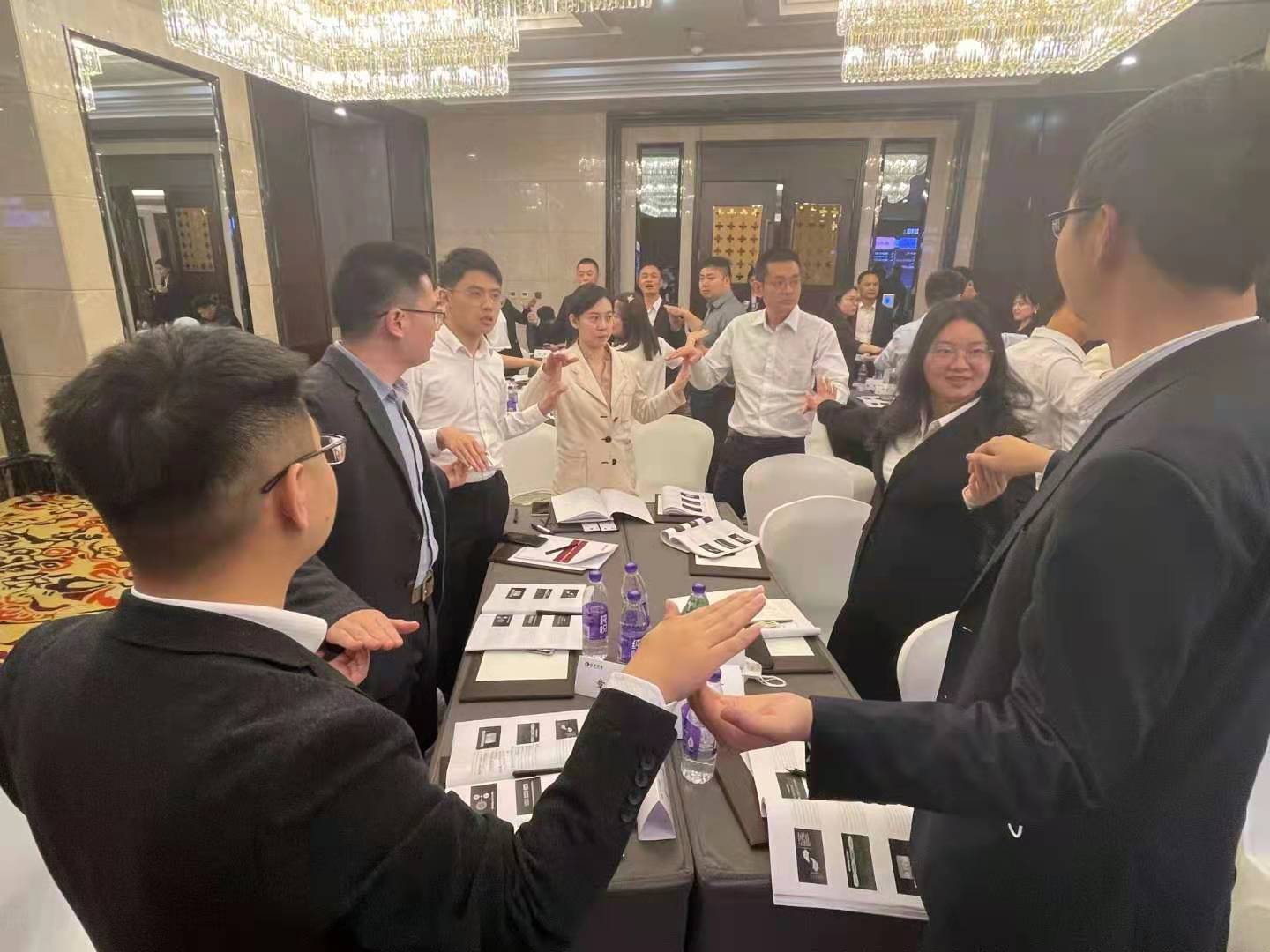4月27日，贺新杰老师给成都给中金证券上《互联网+数字化营销技能提升与实战》圆满结束