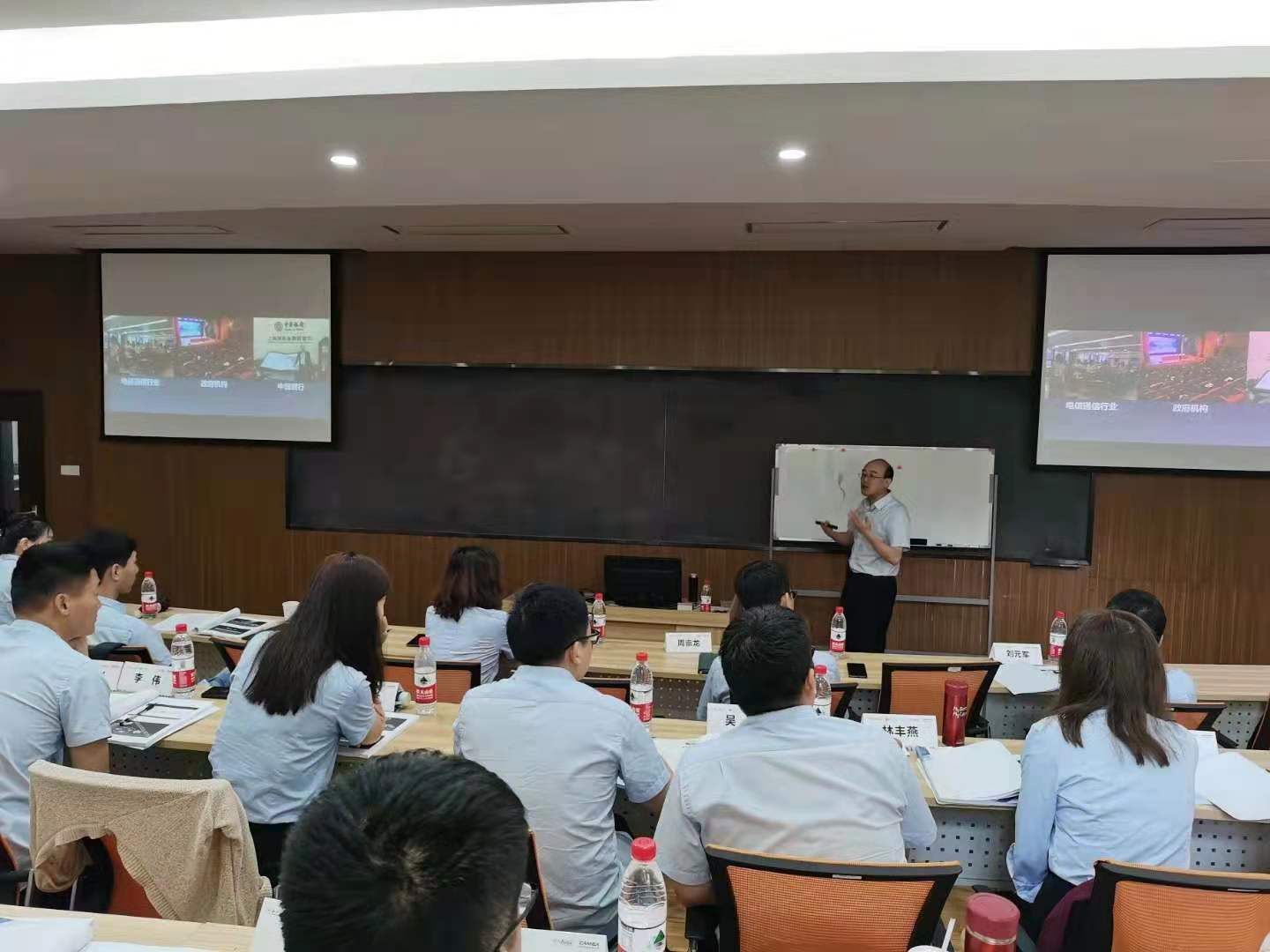 5月16日，贺新杰老师给冠盛股份高中层管理者上《从IT到DT－大数据实战与落地》课程顺利结束。