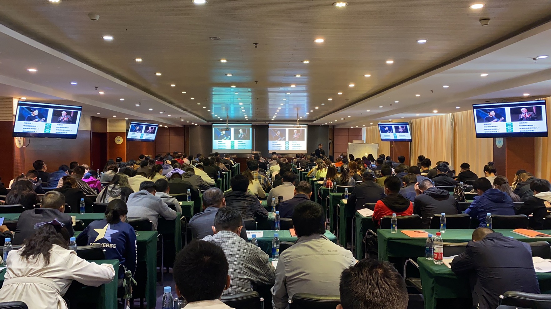 李玮东老师5月20-21日为西宁市中小企业讲授《品牌思考力——启动企业高速增长》公开课程 圆满结束