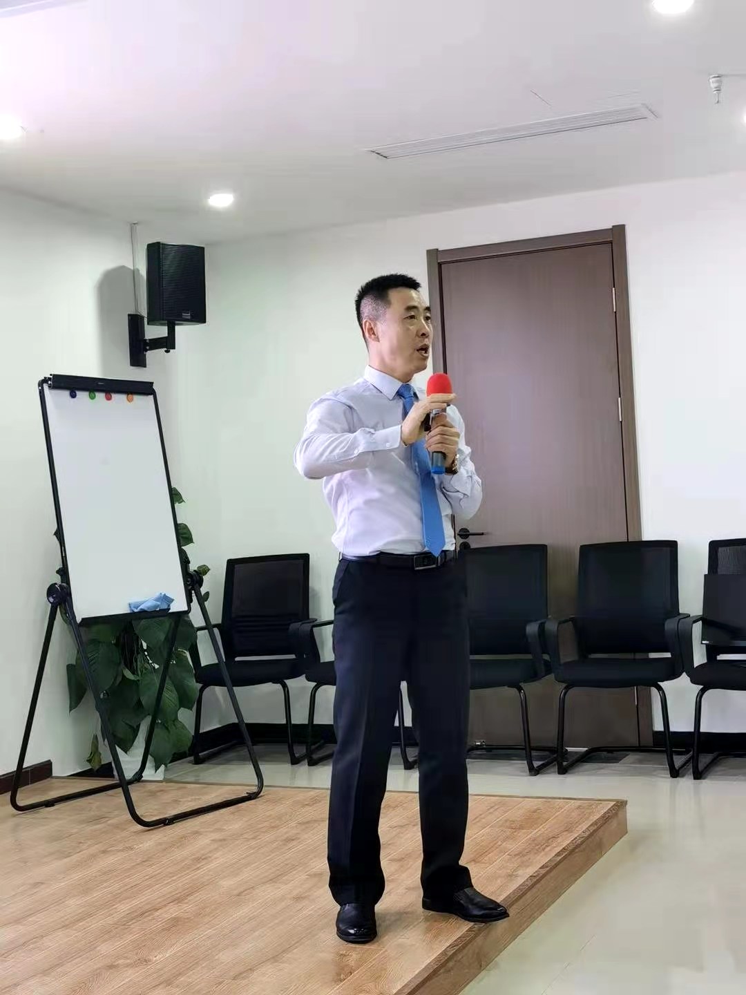张秋民老师12月11号给航天信息技术公司讲授《工作总结与汇报》圆满结束