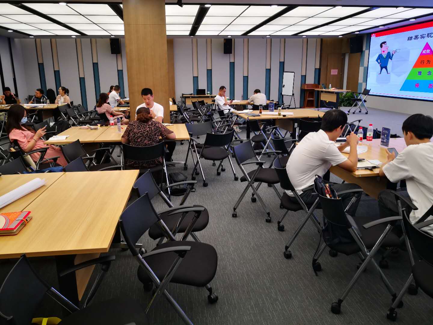 【周建华老师】8月1日受邀在苏州讲授《企业如何导入精益生产》公开课程课程圆满结束