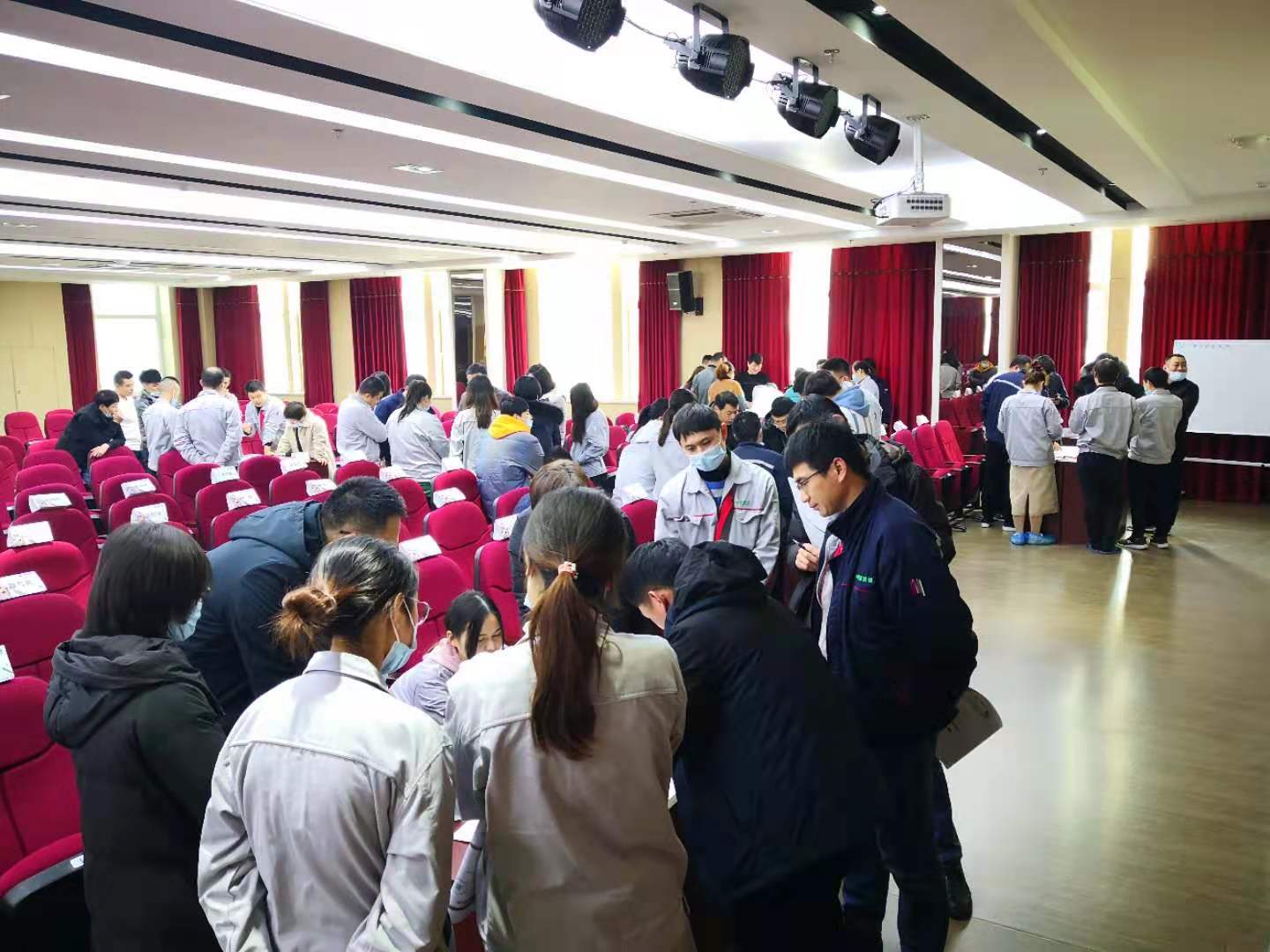 【周建华老师】12月20日受邀为烟台某电子设备公司讲授《跨部门高效沟通技巧》课程圆满结束