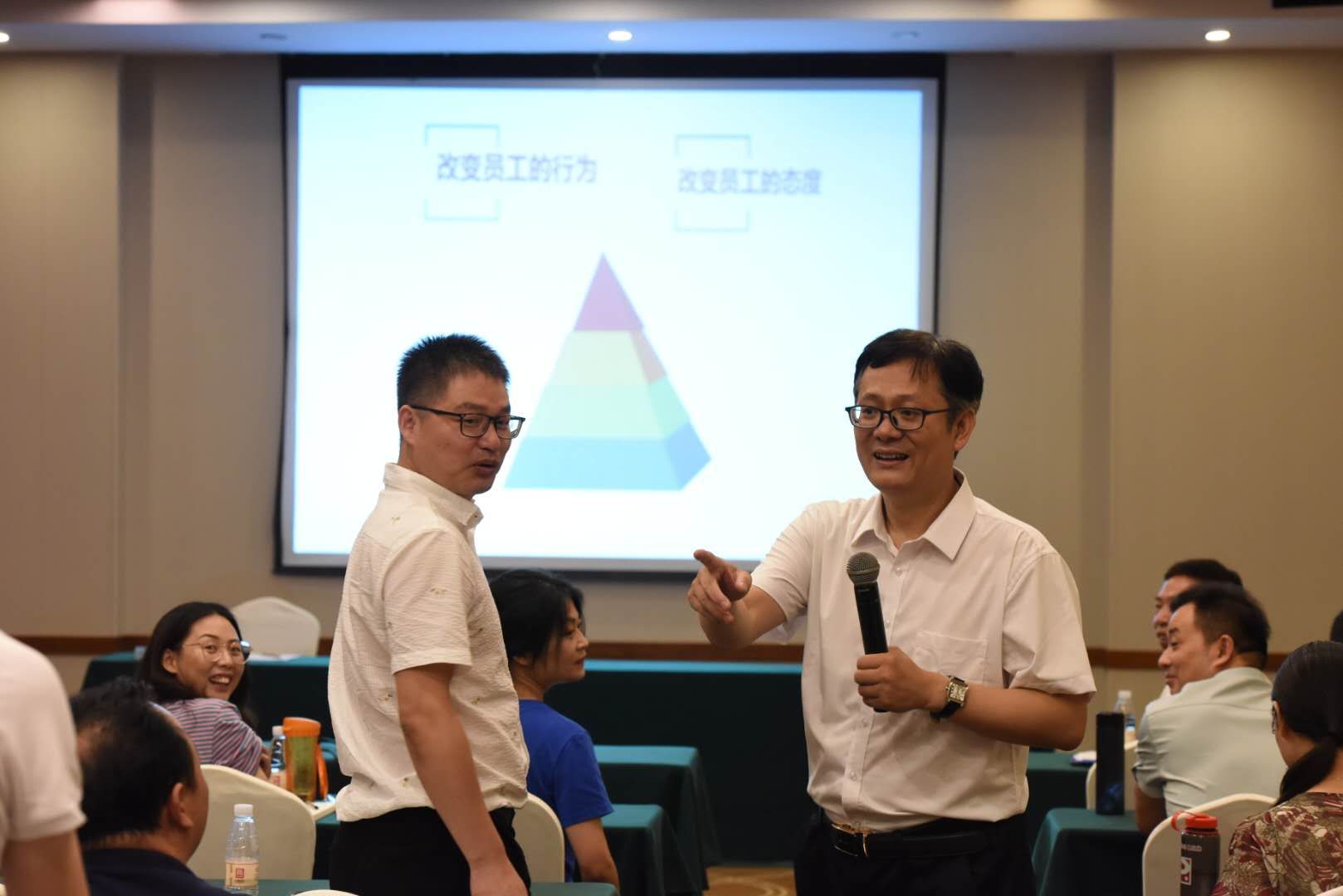 李乾老师8月7号为金华市实验中学《 如何做一个赋能型领导者+师生沟通技巧》圆满结束