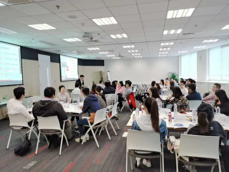 李乾老师11月8日的《卓越领导力与高效团队管理-客服精英训练营》课程圆满结束