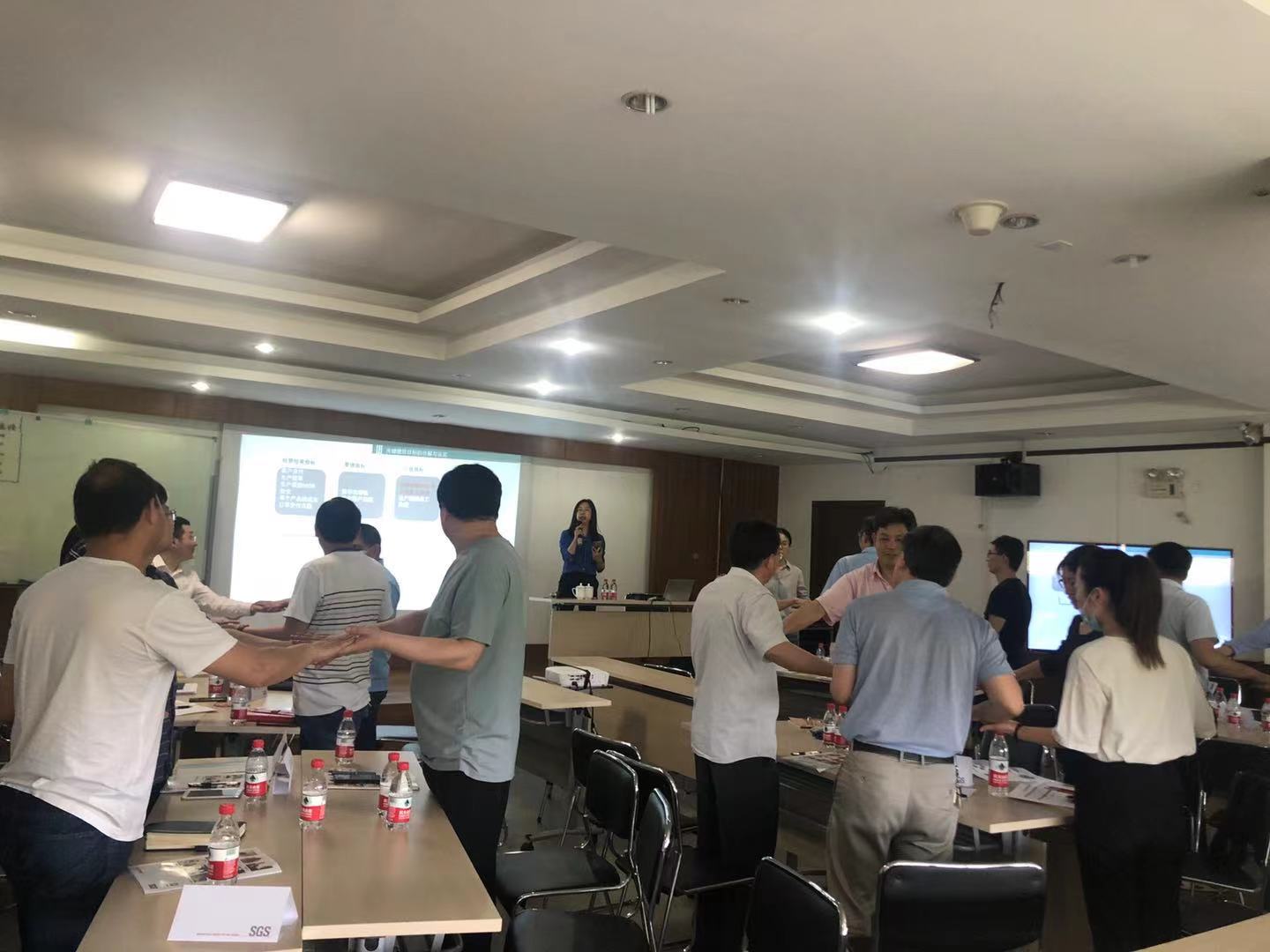 王建华老师5月16-17日给上海某汽车电器公司讲授《BSC+KPI+绩效反馈与辅导》课程圆满结束！