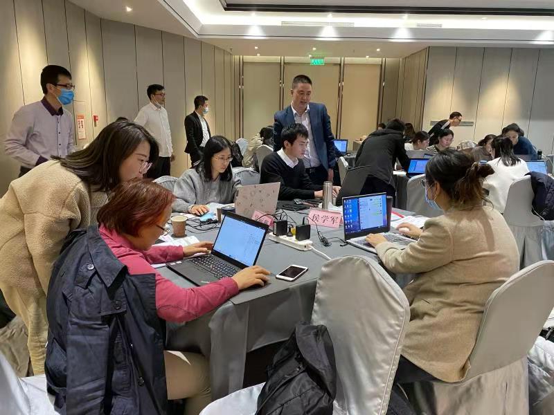 王小伟老师11月6日为国网吉林省电力公司讲授《EXCEL在职场中的运用》的课程圆满结束！