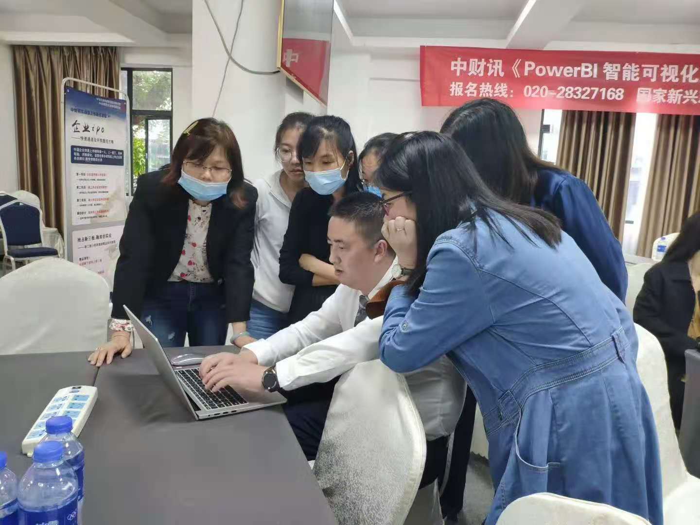 王小伟老师11月13日在南通讲授的《轻松玩转Power BI 商业智能分析应用》的课程圆满结束！