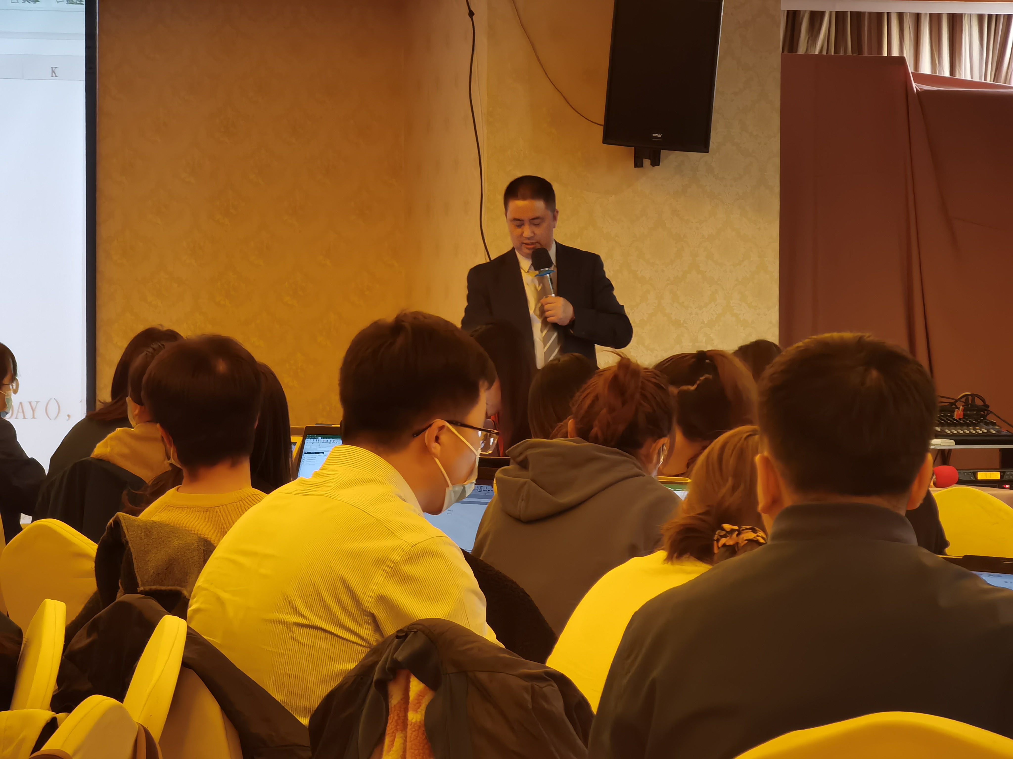 王小伟老师3月19-20日为 沈阳百事可乐饮料有限公司讲授《EXCEL能力提升》的课程圆满结束！