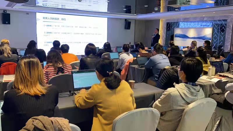 王小伟老师3月30日在北京讲授《左手Excel右手BI打造企业智能财务数据分析仪表板》的课程