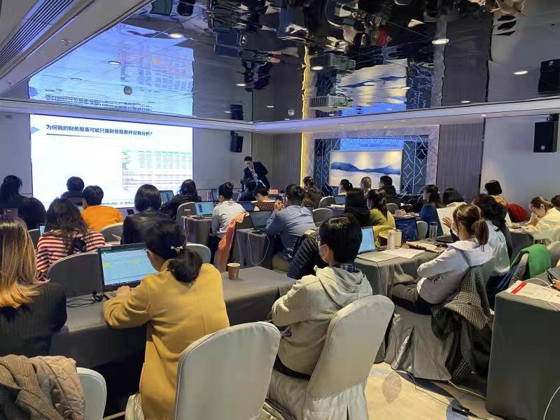 王小伟老师3月30日在北京讲授《左手Excel右手BI打造企业智能财务数据分析仪表板》的课程