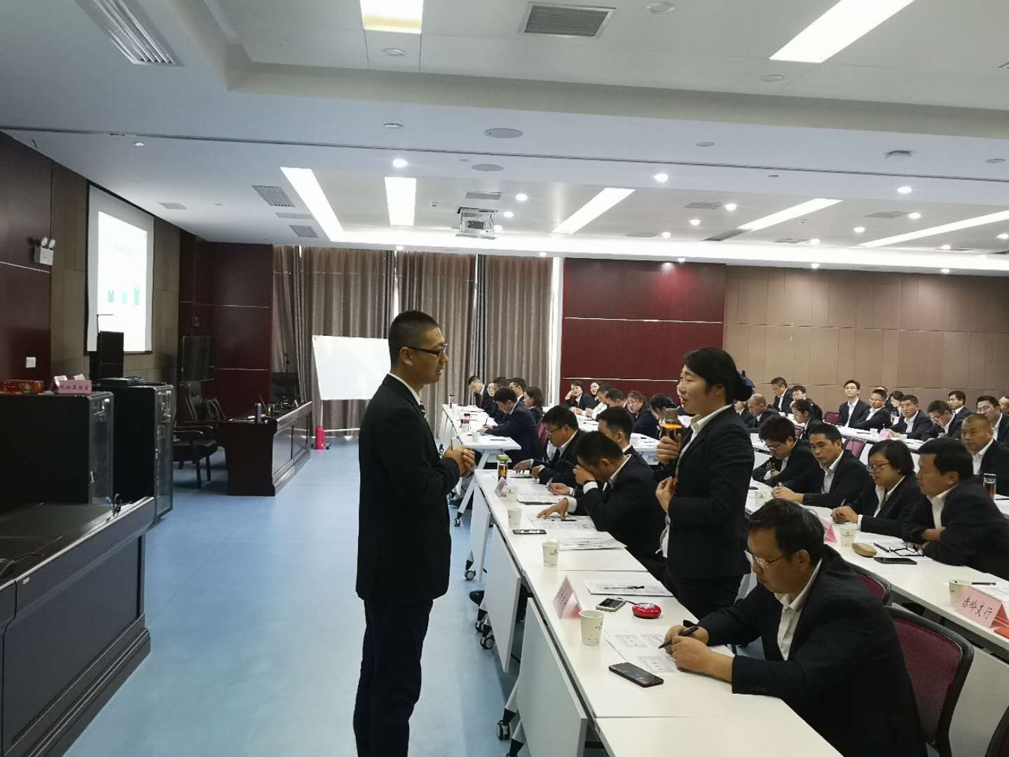 【不良资产清收专家】潘玉良老师10月27日给黄山某农村商业银行讲授《不良资产清收策划与实战技巧》课程