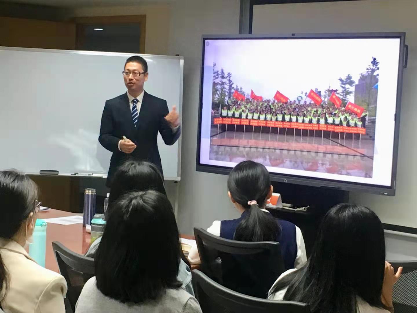 潘玉良老师2021年3月13日给深圳农村商业银行讲授《银行信用卡催收技巧》圆满结束！