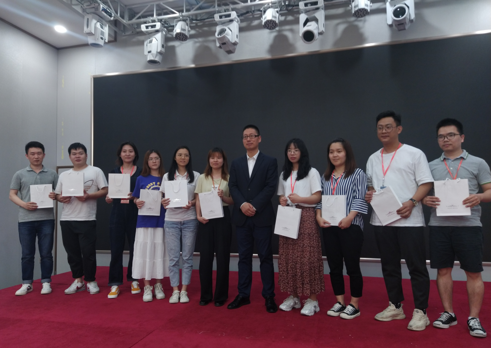 潘玉良老师5月12日-13日在佛山讲授《催收实战高效谈判技巧》公开课课程圆满结束！