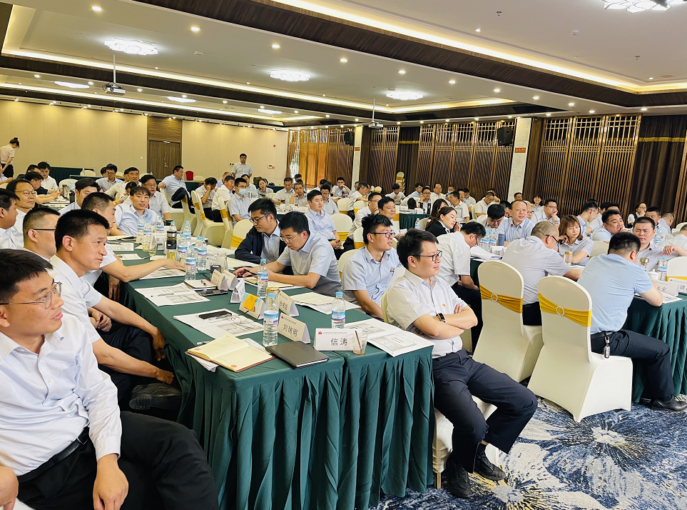 潘玉良老师5月28日给济南某农村商业银行讲授《新形势下不良清收技巧与逃废债应对》圆满结束！
