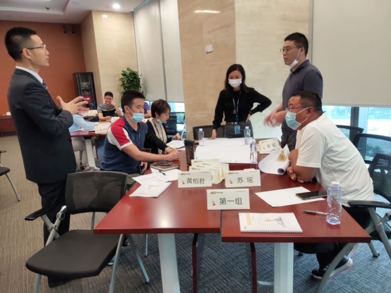 【贺玉亮老师】10月22日，给深圳某石油天然气公司讲授《结构化思考力》内训圆满完成