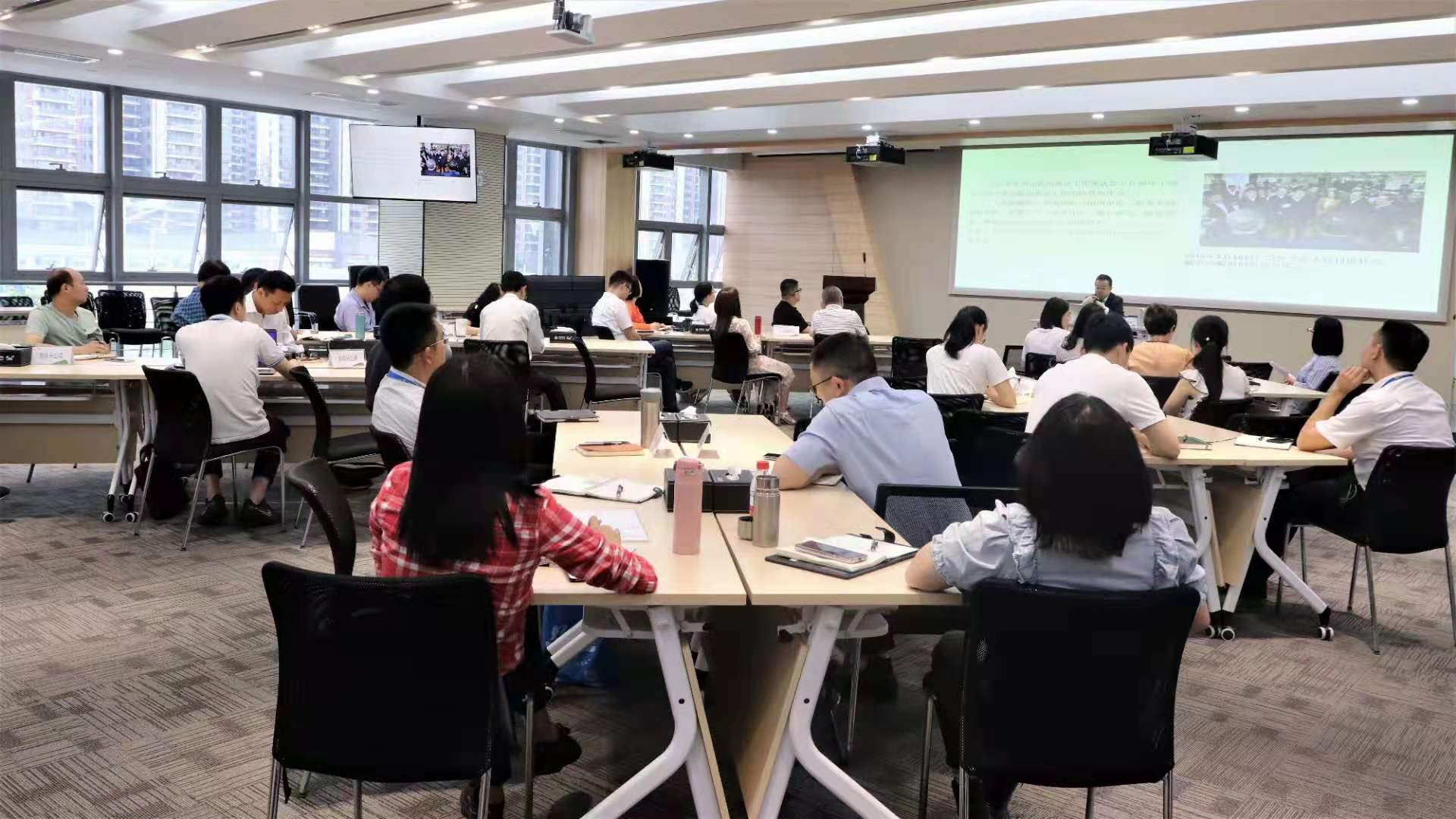 4月15-16日，周国华老师给汕头、阳江中国移动讲授《新时代国有企业宣传干部新闻写作能力的提升》
