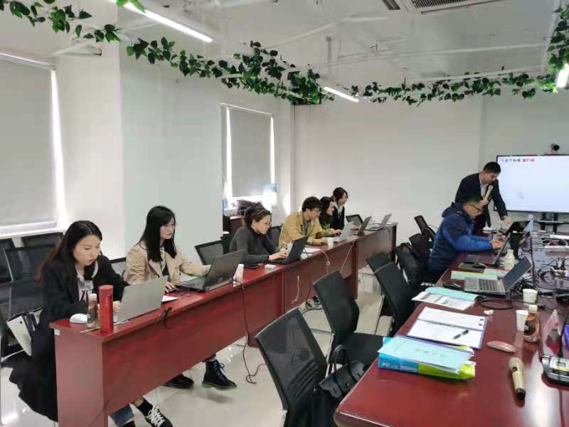 2021年4月13-15号，鲁洪涛老师为宏宇环境讲授《内训师技能提升》课程圆满结束！