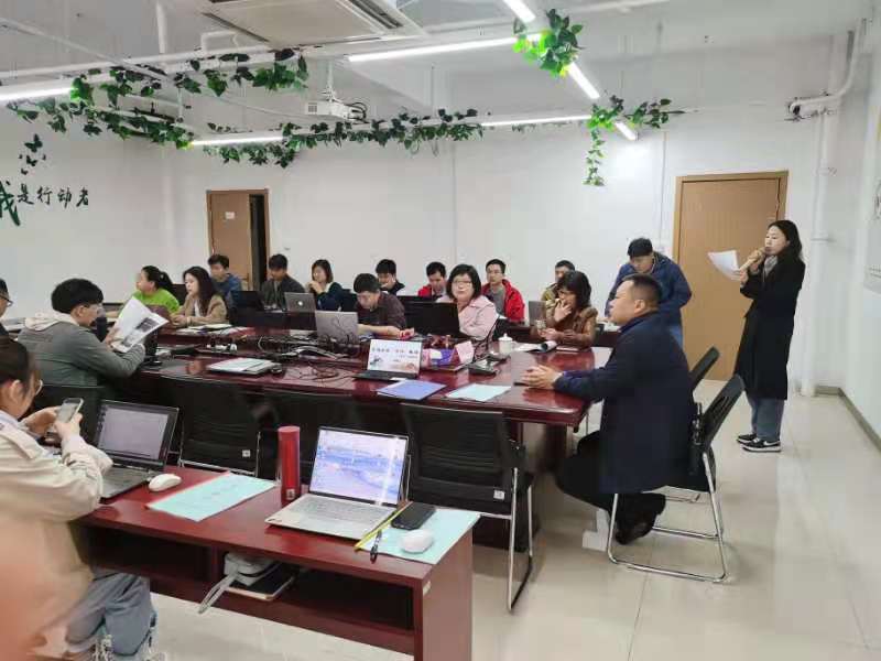 2021年4月13-15号，鲁洪涛老师为宏宇环境讲授《内训师技能提升》课程圆满结束！