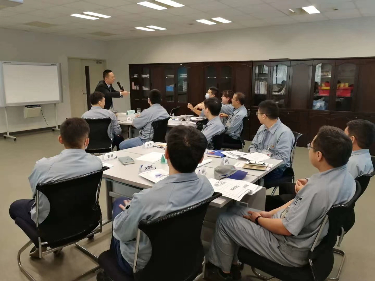 刘志翔老师2020年10月29-30日在上海给电气集团讲授《目标与计划管理》的课程圆满结束！