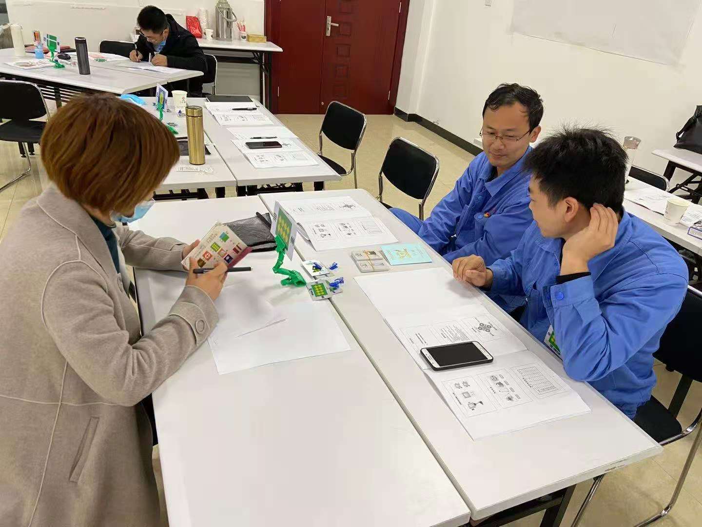 11月20日，廉发强老师为东风集团·越野车有限公司讲授《跨部门沟通与协作·沙盘》第一期圆满结束啦