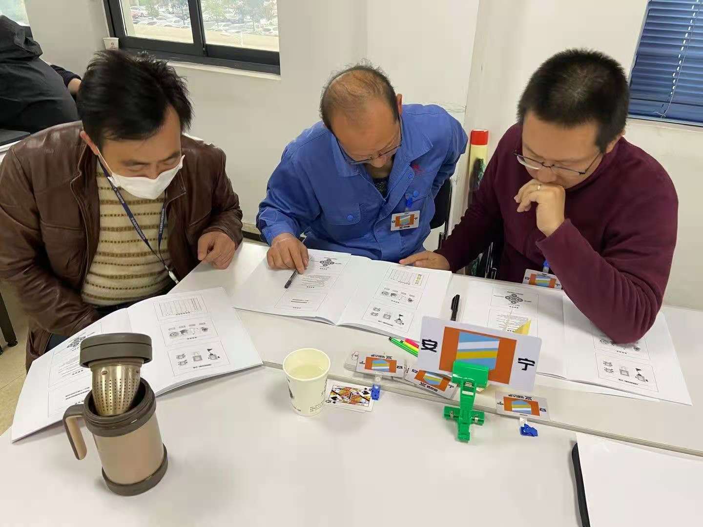 11月20日，廉发强老师为东风集团·越野车有限公司讲授《跨部门沟通与协作·沙盘》第一期圆满结束啦