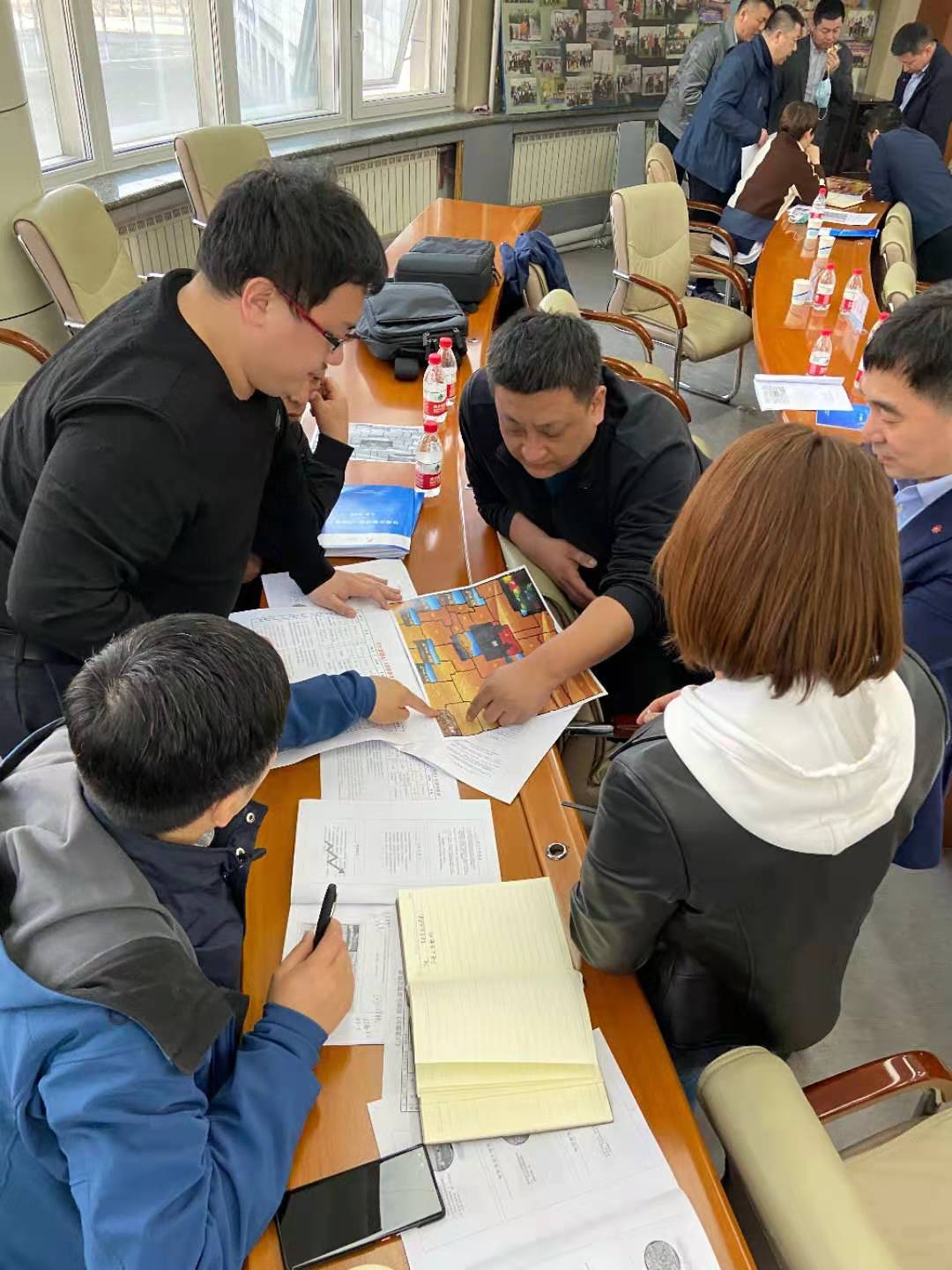 4月10~11日，【廉发强老师】为哈尔滨工业大学（EDP）中心讲授为期2天《管理决策沙盘》圆满结束！