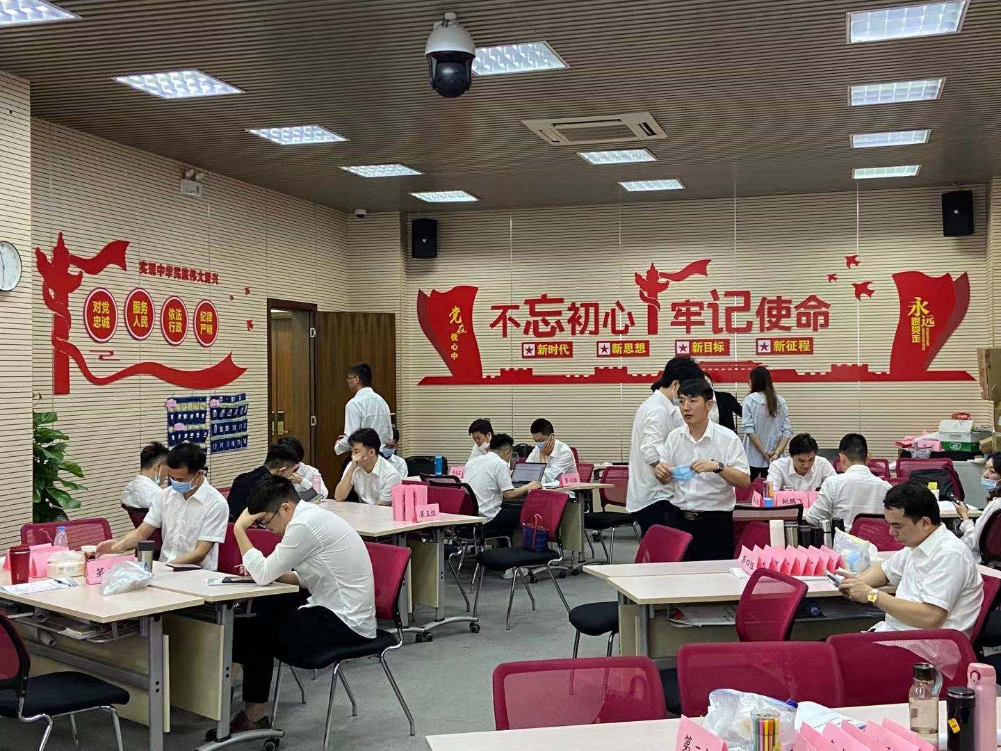 4月21日，【廉发强老师】为深圳供电局讲授《团队建设与管理沙盘模拟》第二期课程圆满结束！