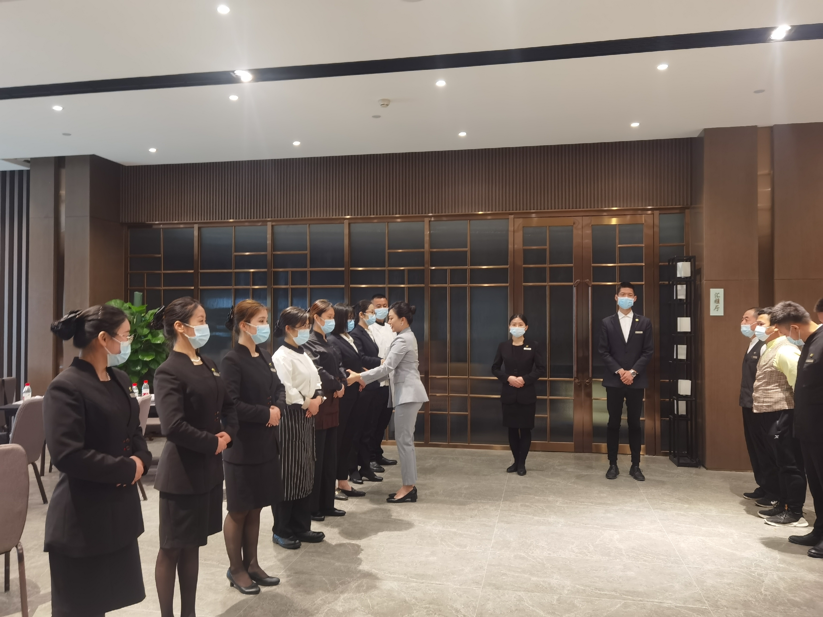 4月21-22日，陈彦希老师受邀为某贵都酒店讲授《酒店业卓越服务效能提升》一课