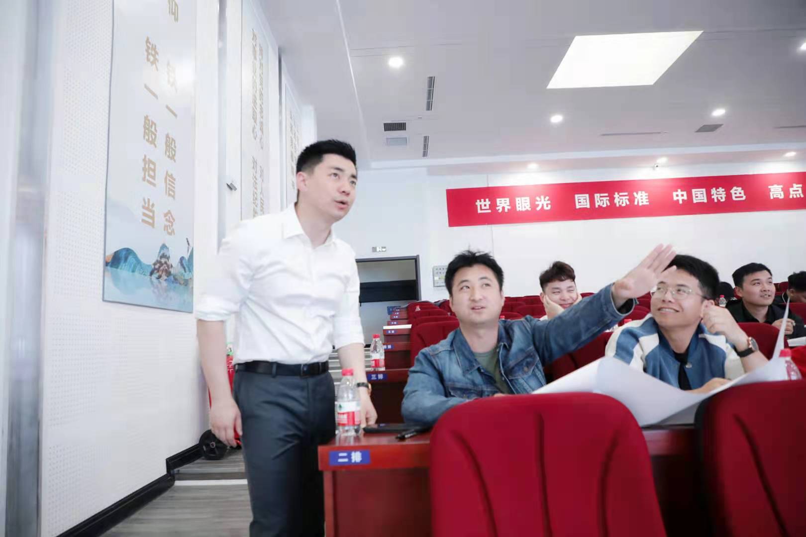 李博钊老师5月15号在保定给某地产公司讲授《结构化高效汇报演讲与谈判》课程圆满结束