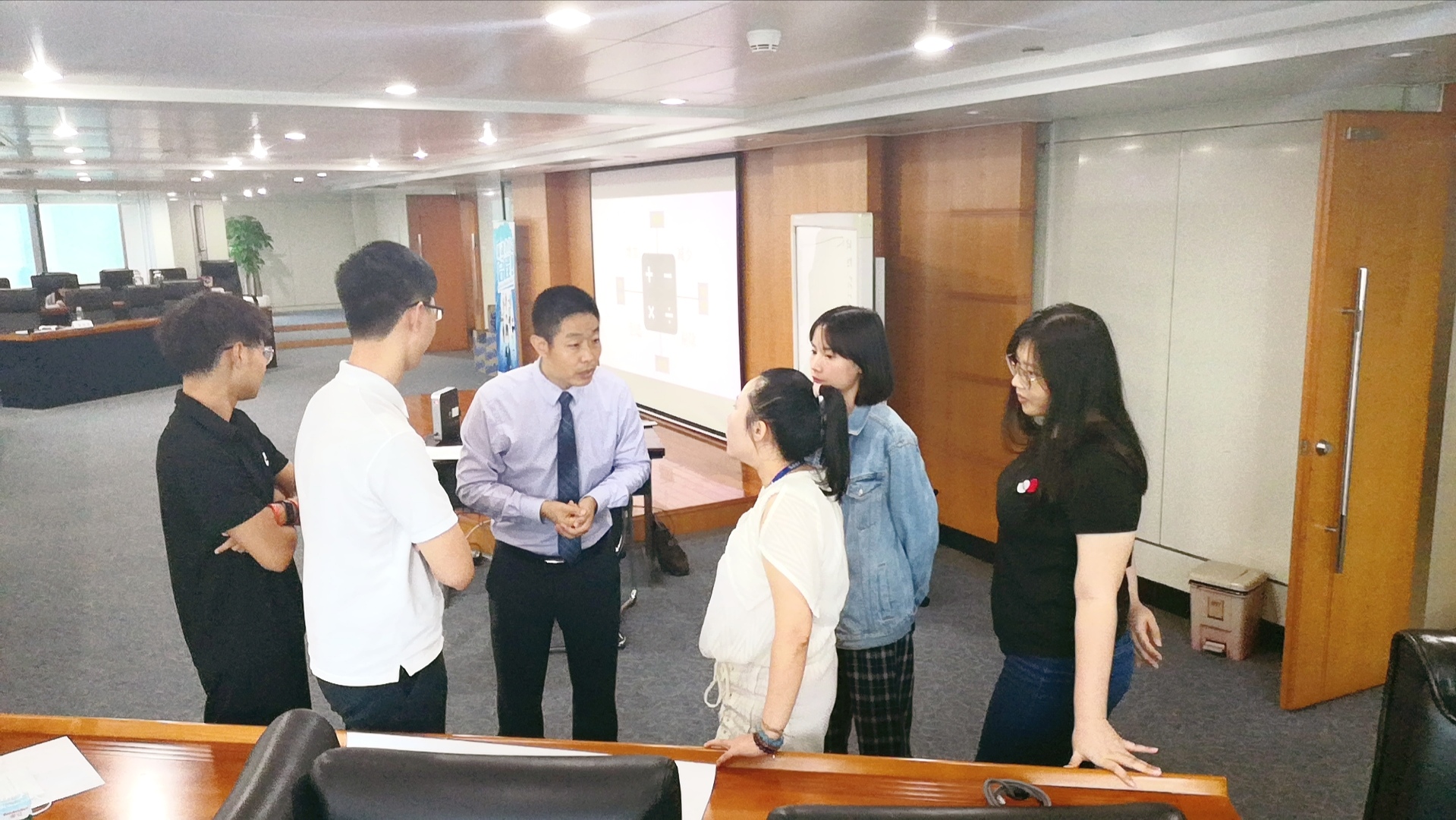 【程平安老师】2020年9月17日程平安老师为深圳证券带来一天《职业规划与心理建设》课程圆满结束。