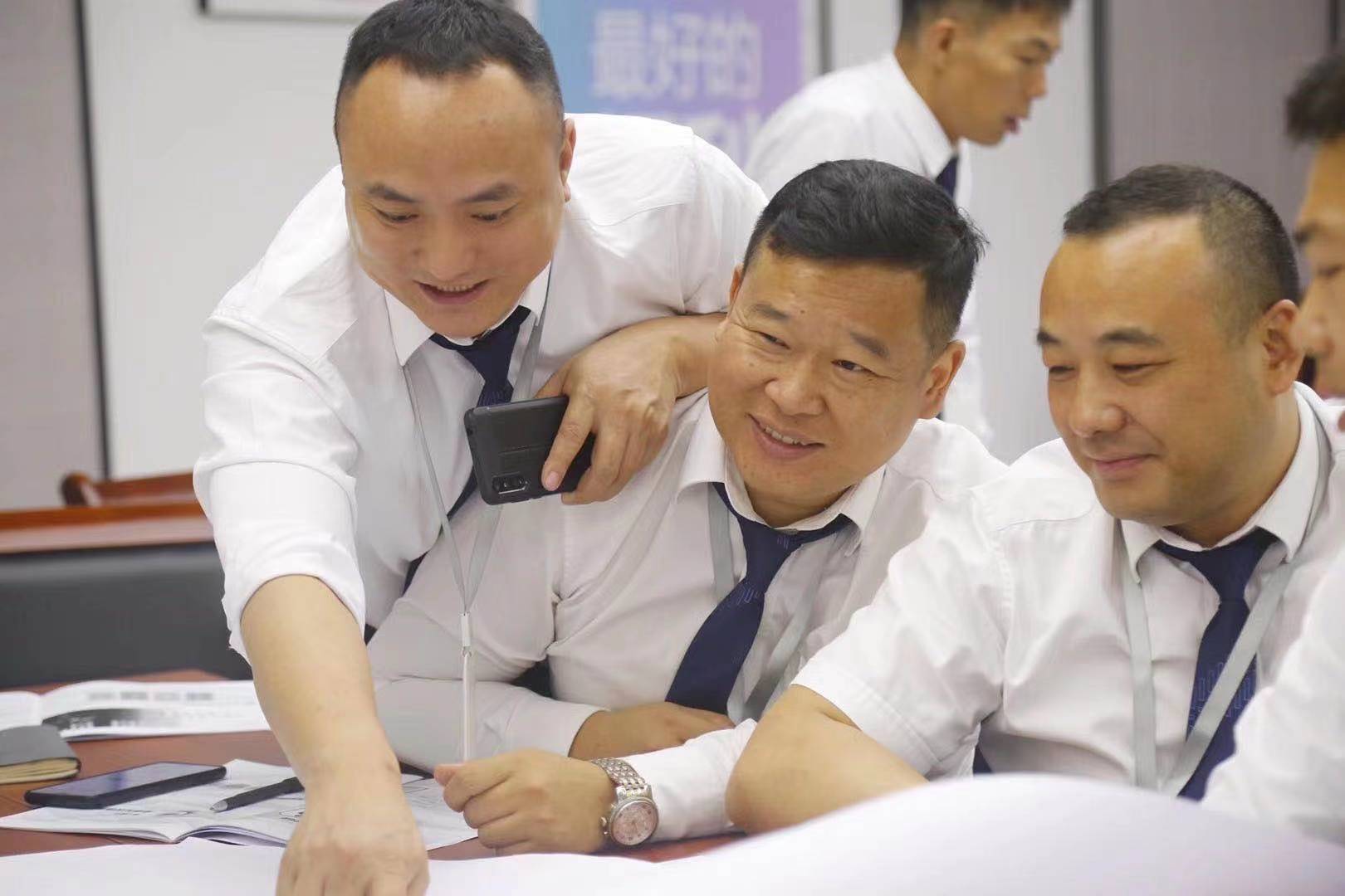 4月1号，苏丹老师为广东某陶瓷集团带来一期《商务接待礼仪与应用》，圆满结束