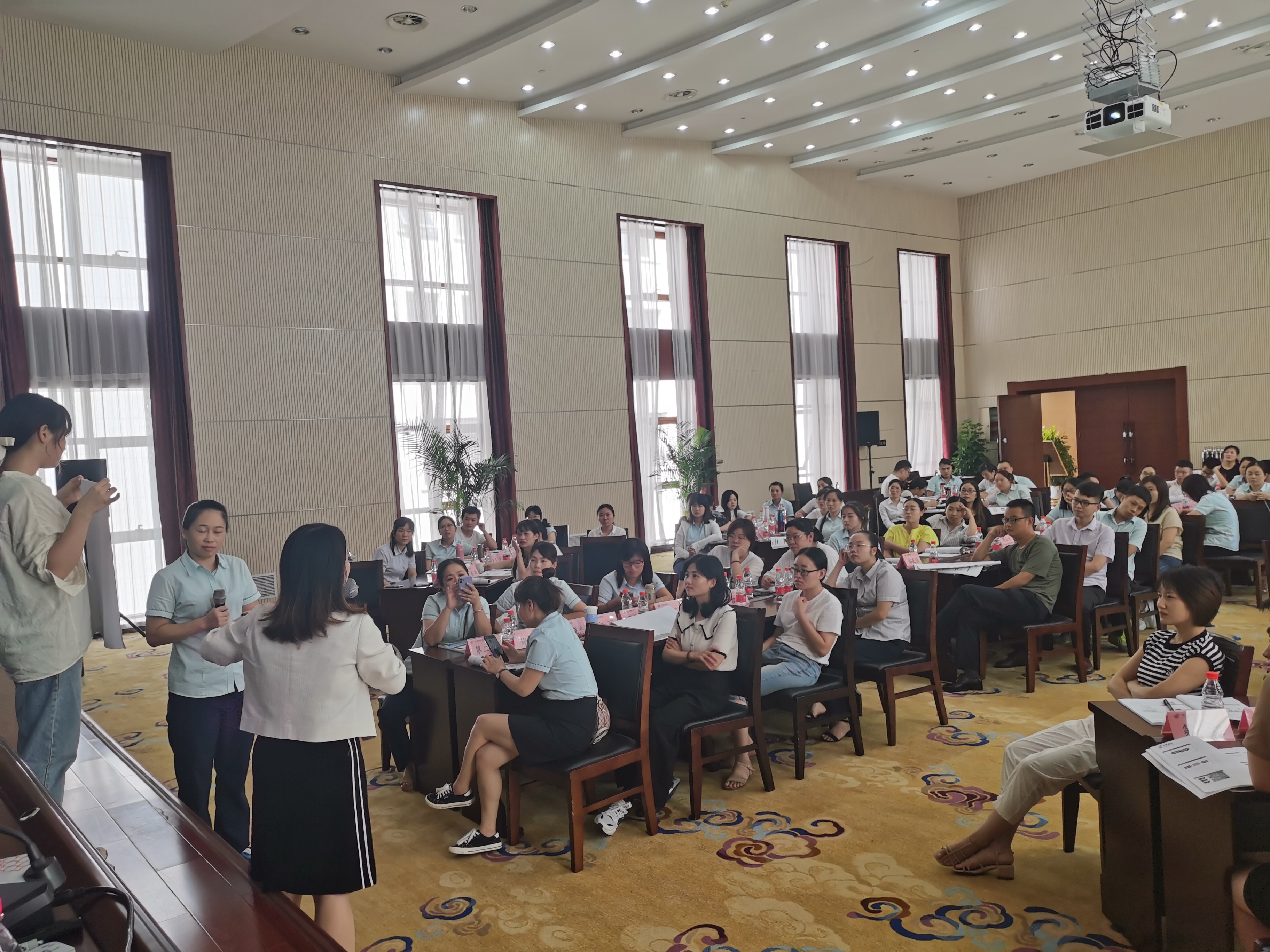 2020年8月28日卞红兰老师给吉安某银行第6批学员讲授《效率为王—流量客群的营销提升和工具制作》