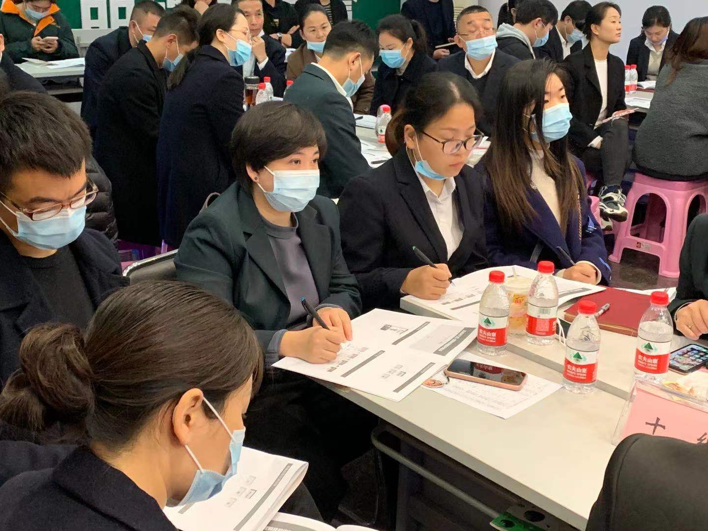 【卞红兰老师】11月21号为天门市邮政局西寺路邮政所分享《银行开门红营销课程》圆满结束