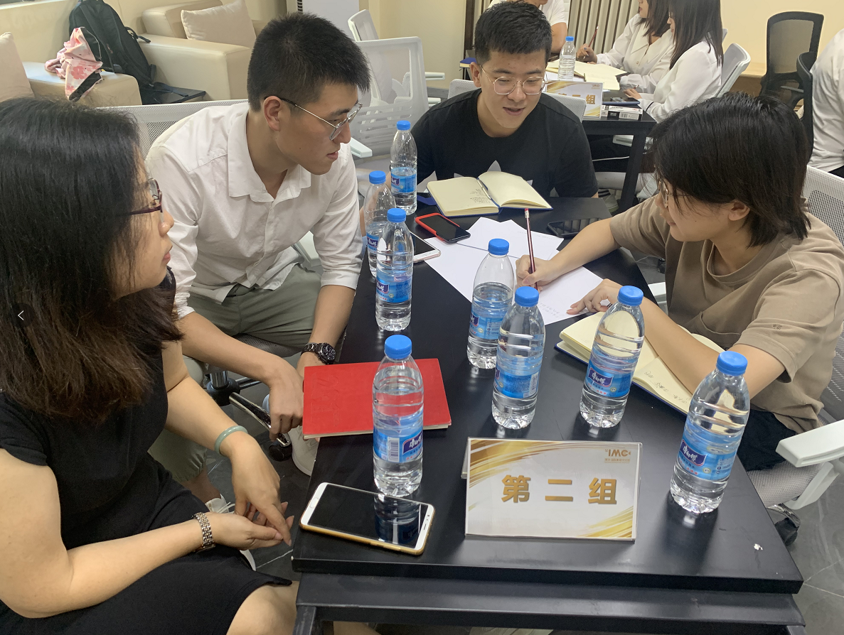 8月20日，曾诗斯老师为珠江地产深圳分公司讲授《职场高效沟通力》课程圆满结束！